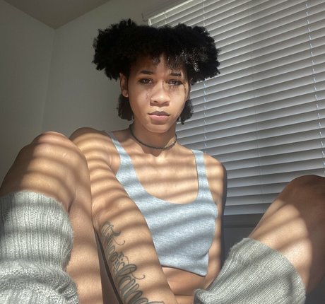 Serena Allure model beautiful pics