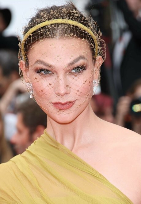 Karlie Kloss pornstar pretty image