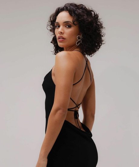 Giovana Cordeiro star perfect photos