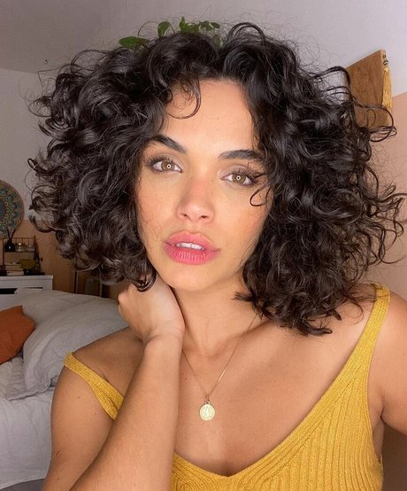 Giovana Cordeiro hd actress pics