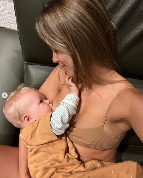 hot blonde onlyfans pretty pic