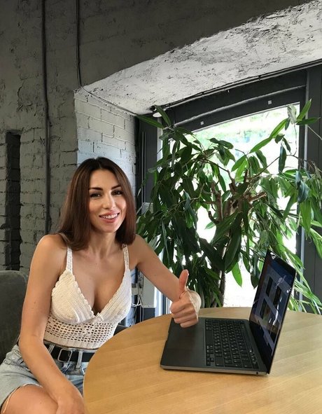 carolmommy model nude galleries