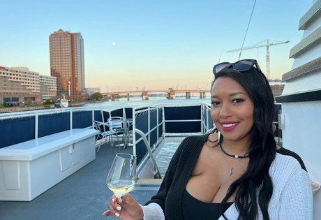 Local TV Presenters pornstar free pic