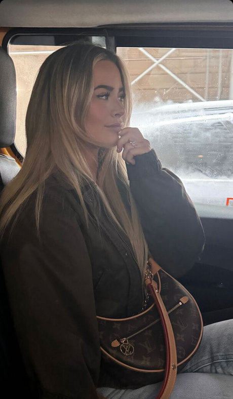 Em1ly El1zabeth pornstar high quality galleries