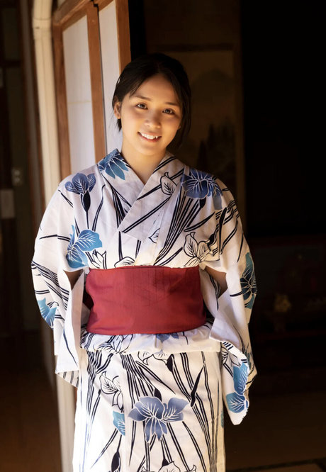 Miyabi Yamaoka exclusive star photos