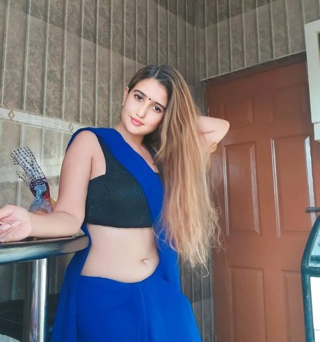 Aniza Hazel star sexy galleries