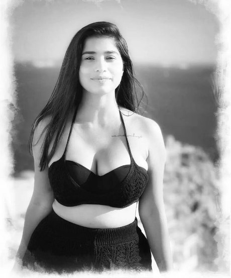 Pratika Sood hot model images