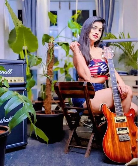 Pratika Sood porn model picture