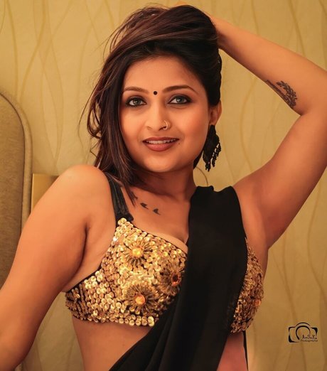 Roma Varadkar free model archive