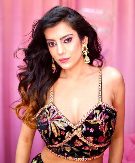 Akshita Dutta model free galleries