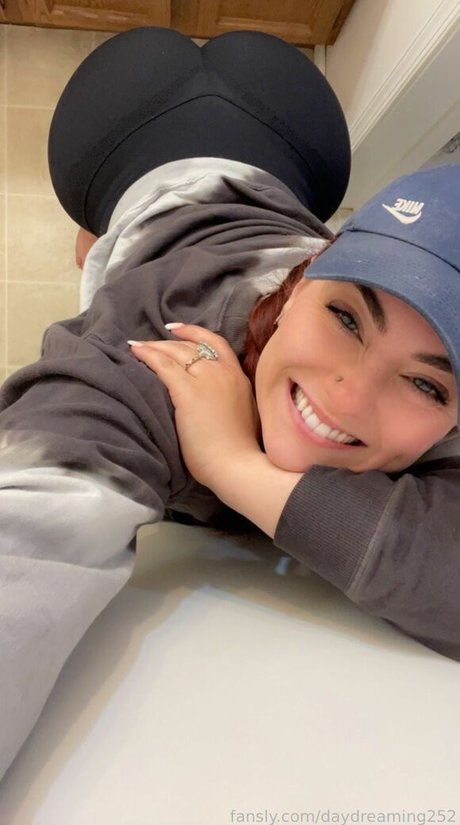 daydreaming252 pornstar naked galleries