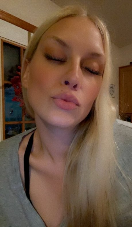 sapioslut adult actress gallery