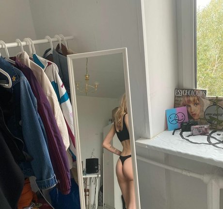 fraukrauze model pornographic pictures