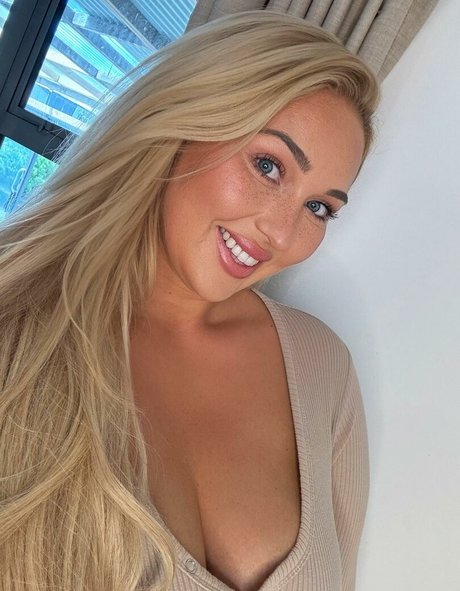 Nora Davis pornstar art image