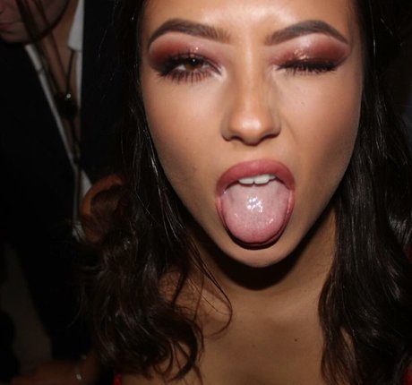 Lydia Harrison hd model photos