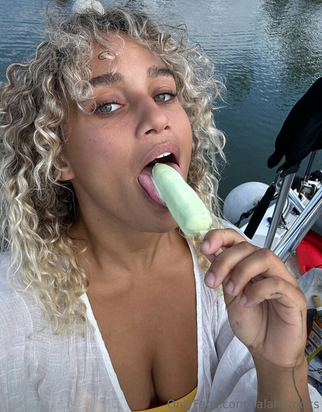 Salah Brooks star pretty photos