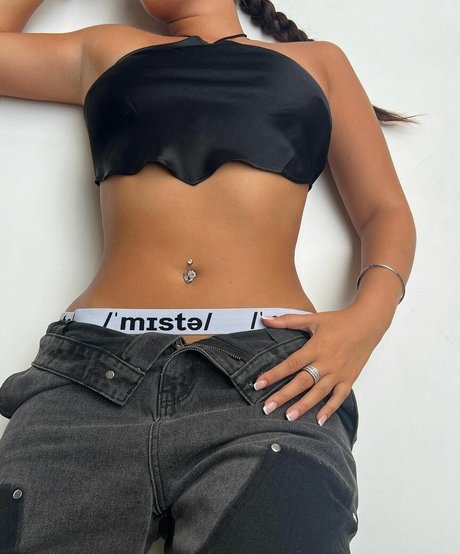 Isabella Evans nice model pic