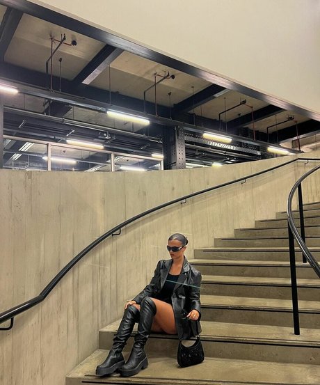 Isabella Evans naked actress pics