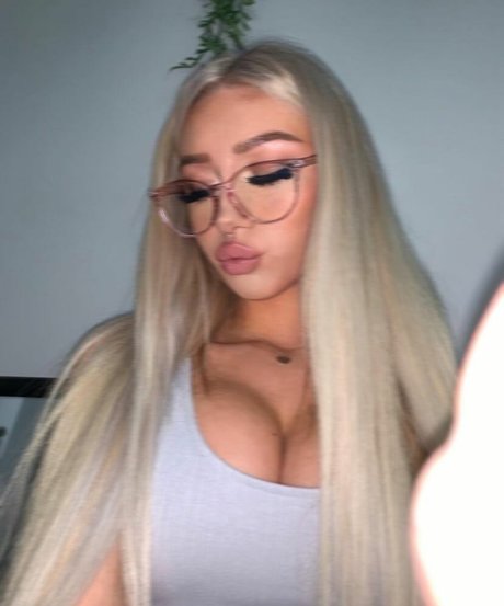 Monet Fisher model exclusive images