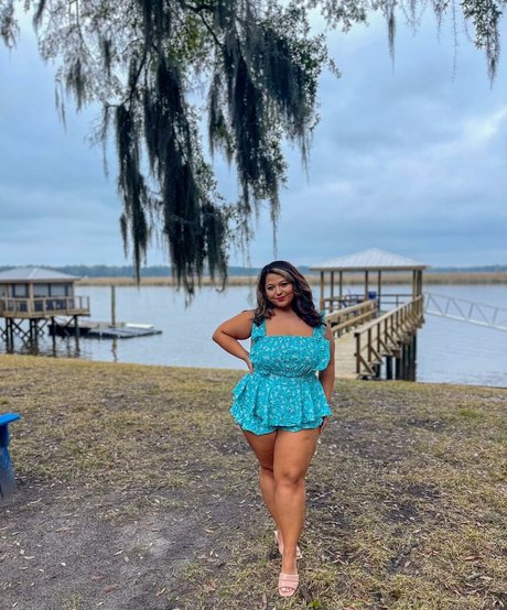 Brittney Lynn Vozar model top images