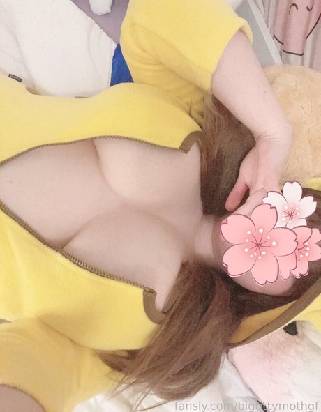 bigtittymothgf star perfect pictures