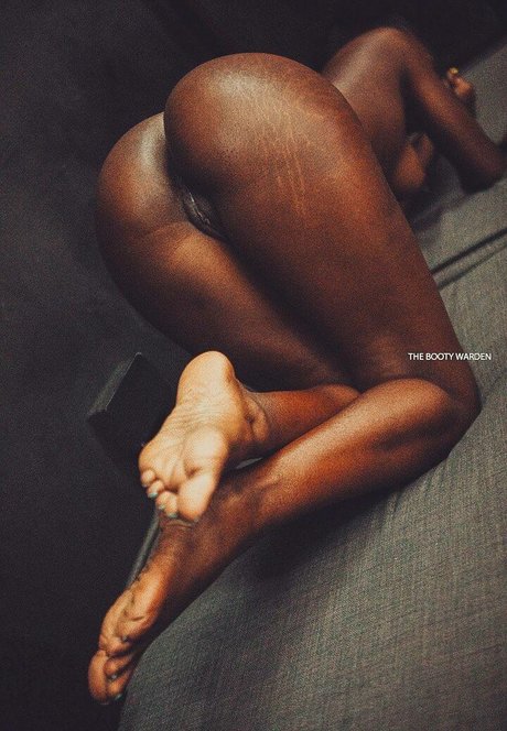 The Booty Warden pornstar sexy galleries