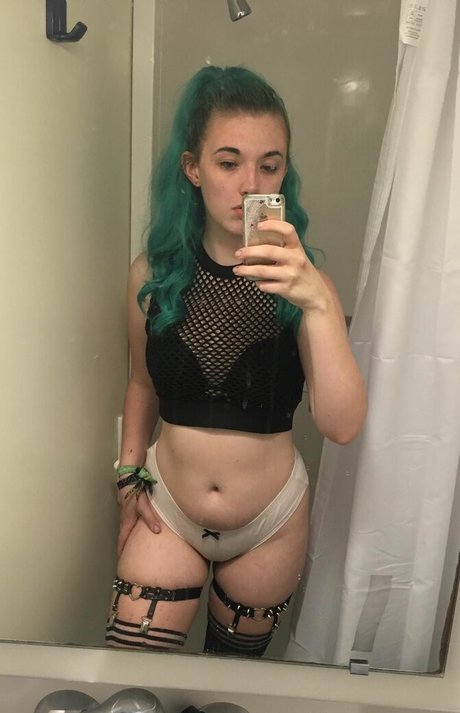 MYSTIK MINX model beautiful photos