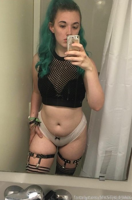 MYSTIK MINX star pictures