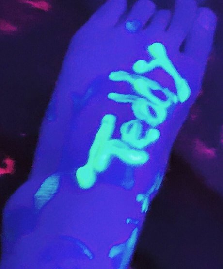 BlueHuneyDew model porn gallery