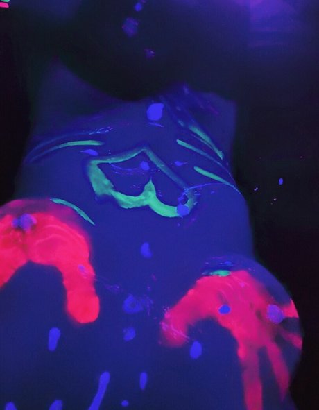 BlueHuneyDew sex model img