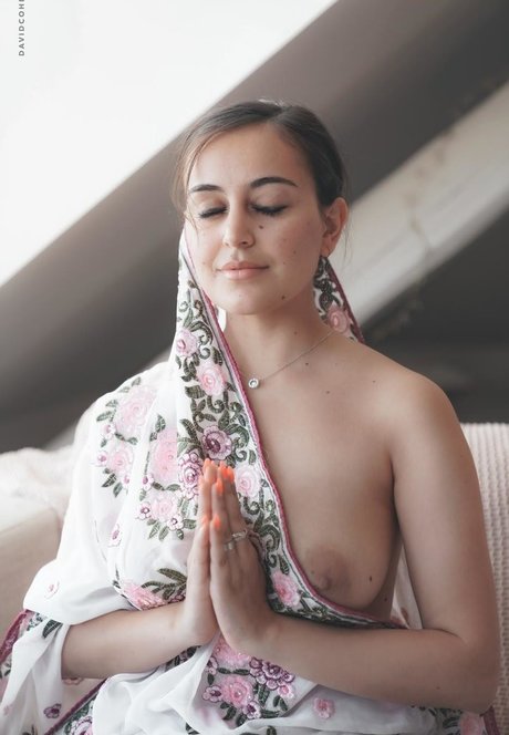 Yasmeena Ali hot model photos