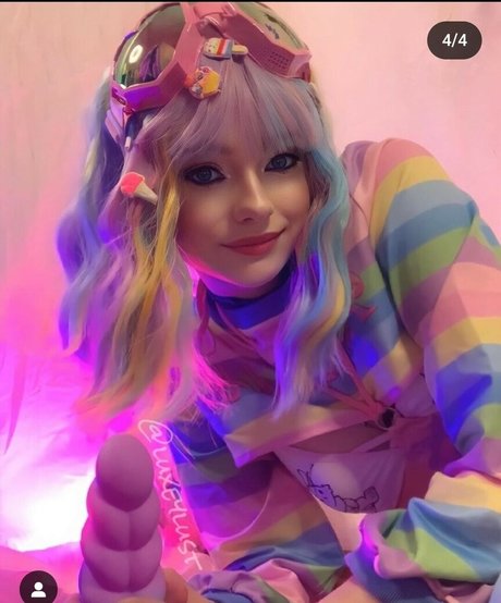 Luxeylust model picture