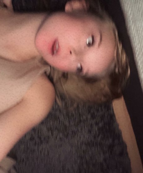 blonde vivi hot star photo