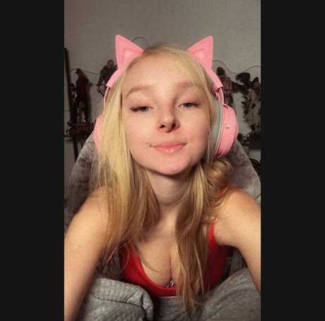 blonde vivi sex actress photos