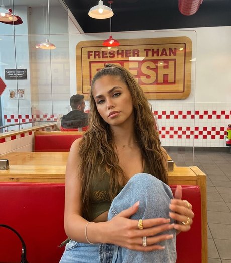 lara giorr nudes model pic