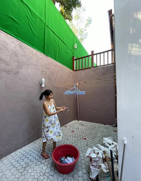 AlexIcy model naked photo