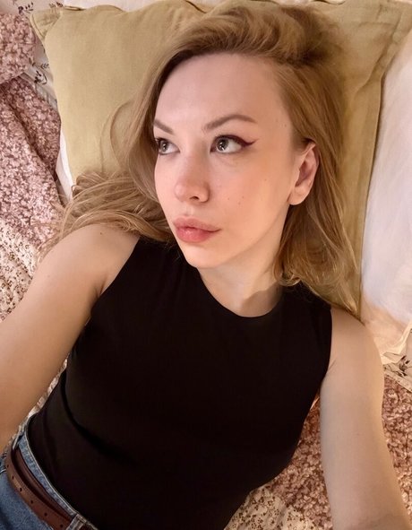 scarlettford nude star picture