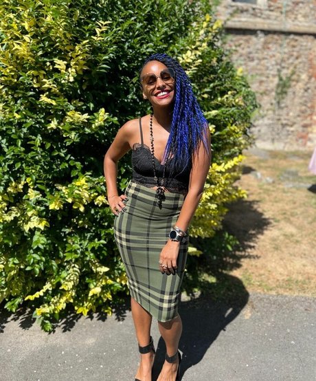 Lucy Hedges nudes model photos