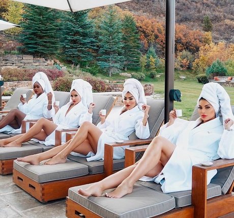 La Reina Shaw naked star galleries