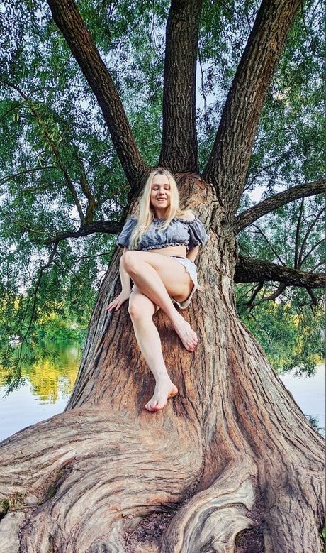 LeaFoxy exclusive star images