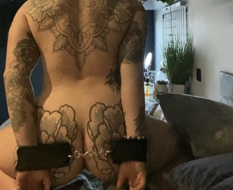 metalbubsxo model exclusive images