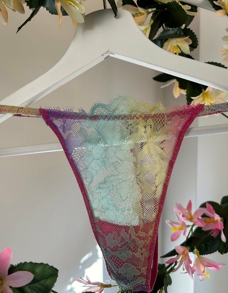 petitenikky model picture