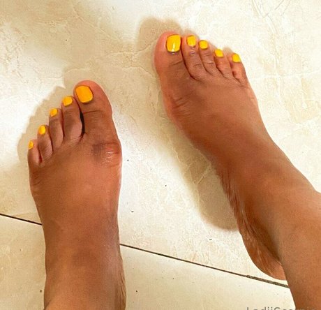 OfficialLadiiScorpio star pretty img