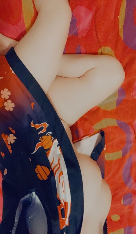 LittleFoxxy3 erotic pornstar images