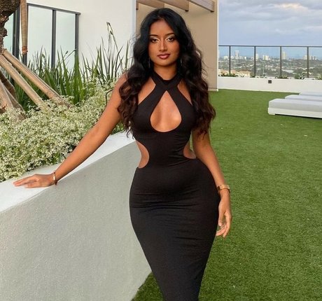 itsparvathik perfect actress picture