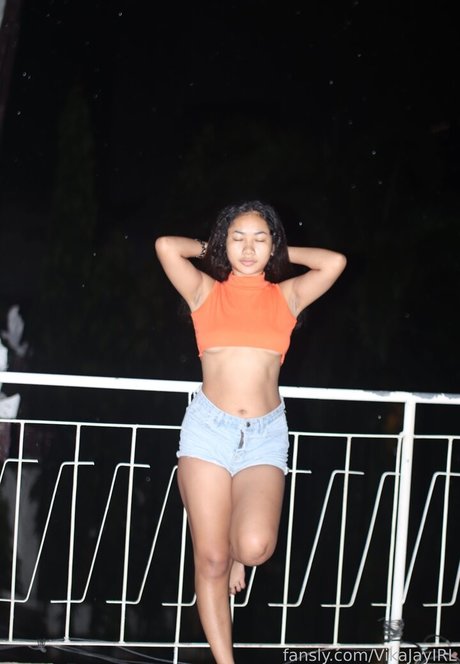 VikaJayIRL hot model pic