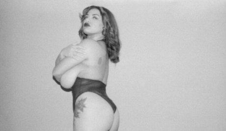 Drykettle model erotic photo