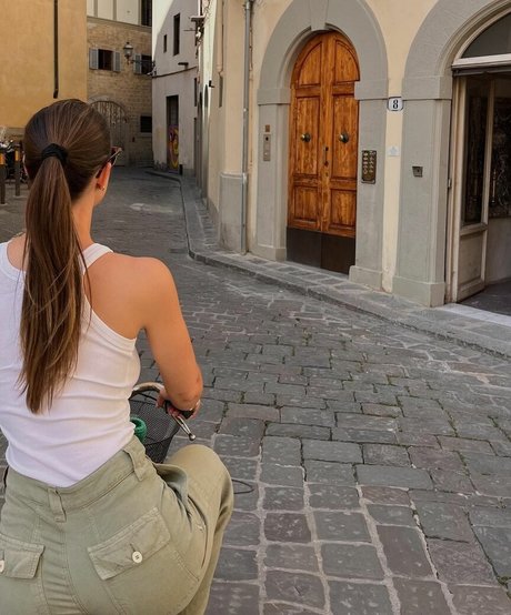 Martina Vendali pretty pornstar photos