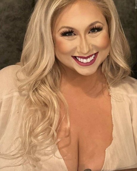 Macy J pretty star picture