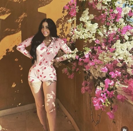 Elmaghraby n beautiful pornstar archive